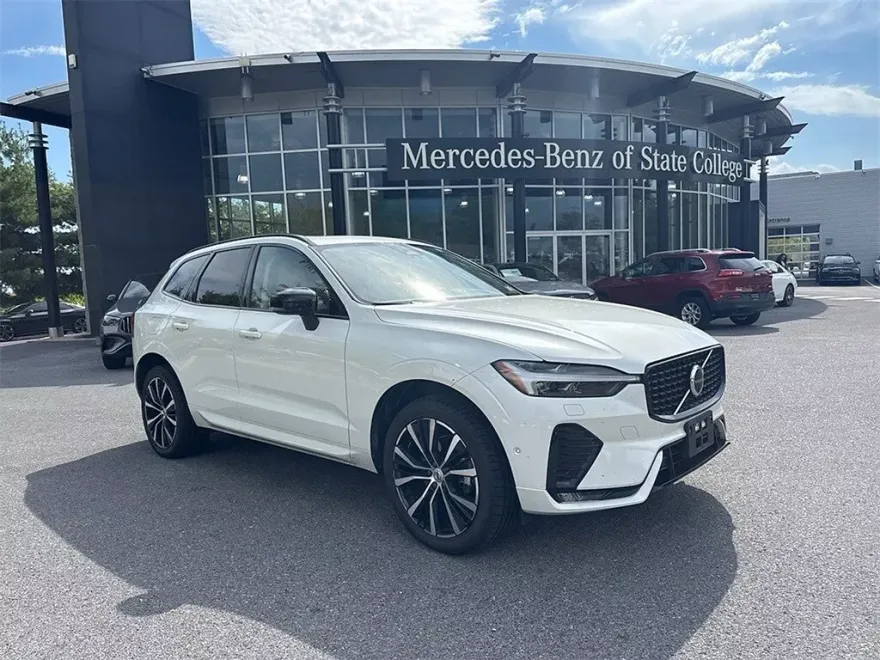 2024 Volvo XC60 B5 Plus photo 1