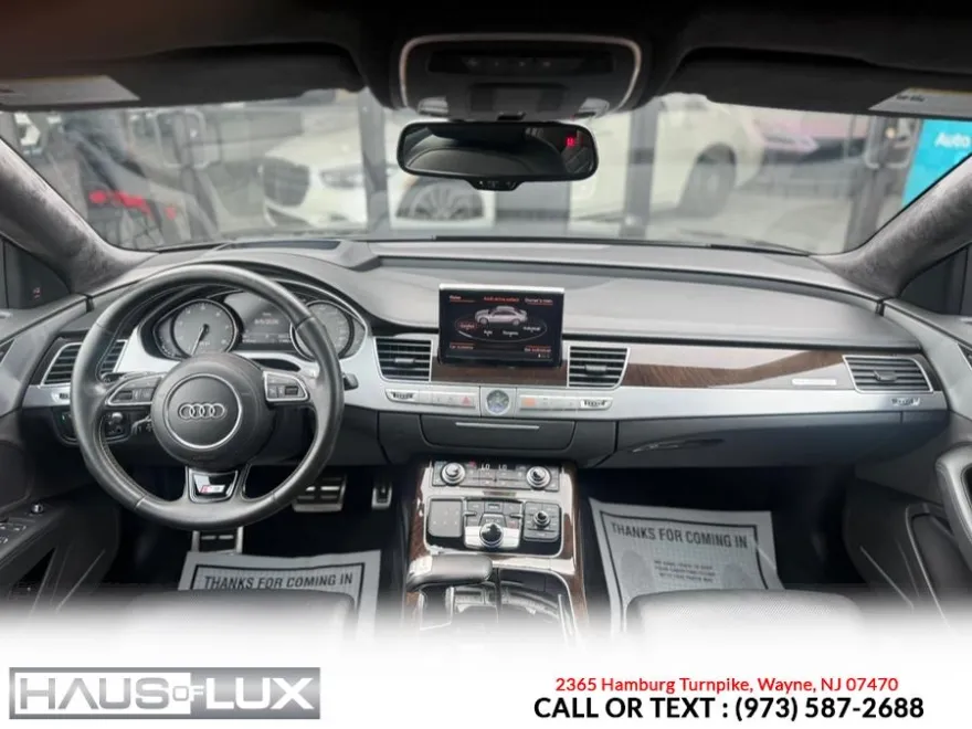 2017 Audi S8 Quattro Plus photo 32