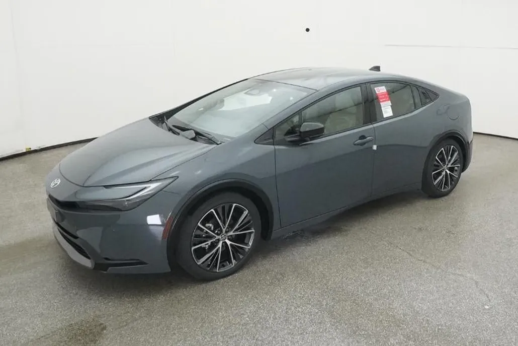 2026 Toyota Prius XLE photo 1