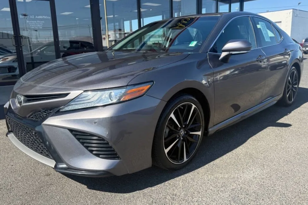 2018 Toyota Camry XSE photo 1