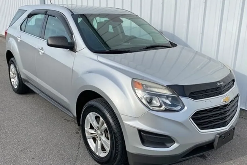 2016 Chevrolet Equinox LS photo 1