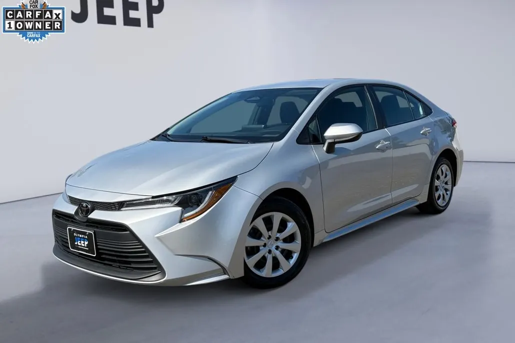 2024 Toyota Corolla LE photo 1