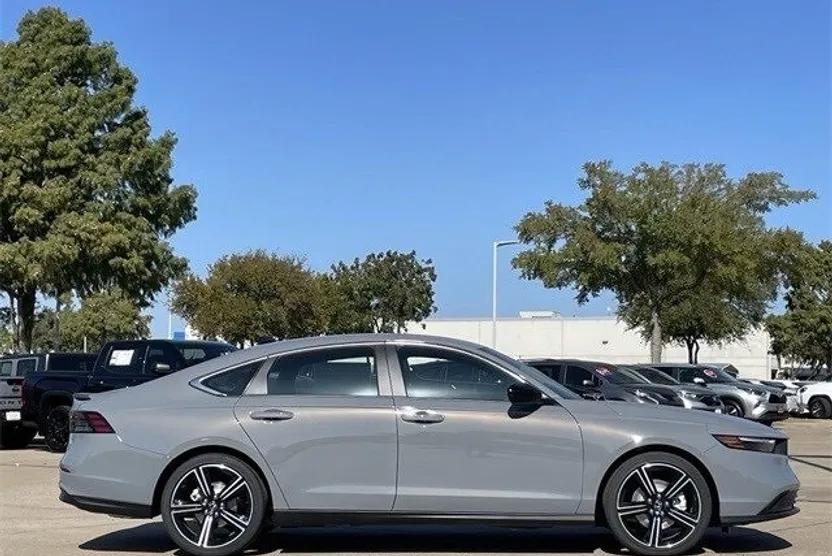 2025 Honda Accord Hybrid Sport photo 1