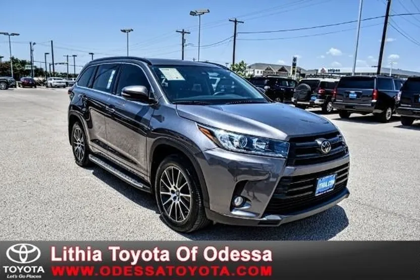 2017 Toyota Highlander SE photo 1
