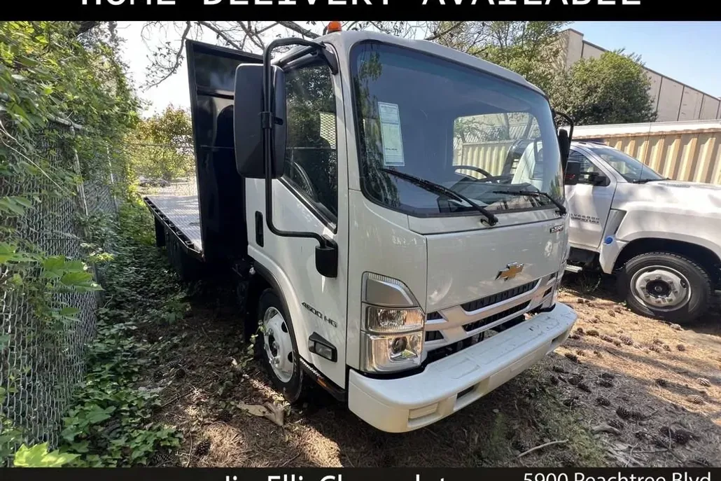 2024 Chevrolet Silverado 4500HD photo 1