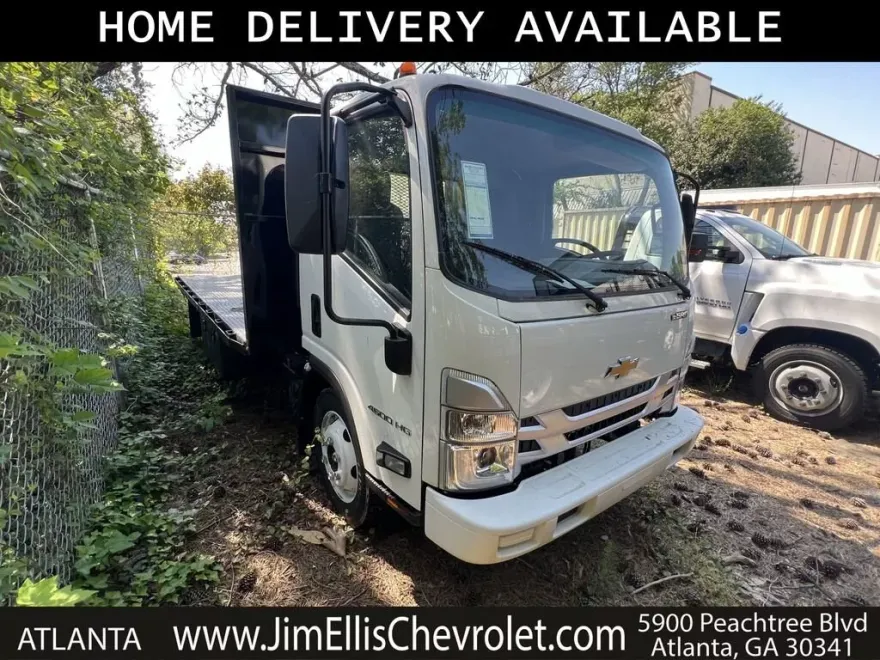 2024 Chevrolet Silverado 4500HD photo 1