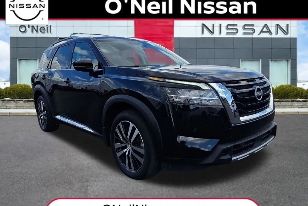 2023 Nissan Pathfinder Platinum photo 1