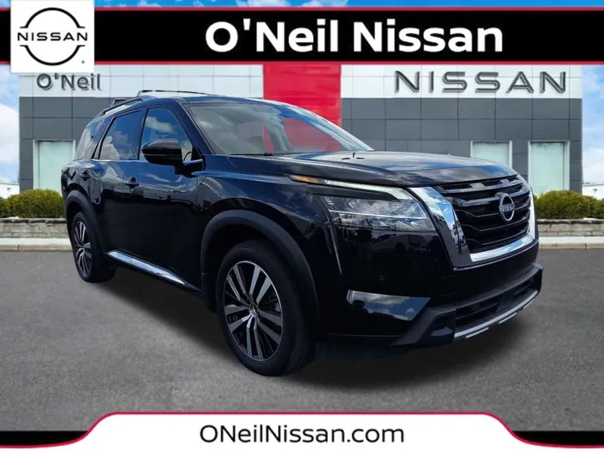 2023 Nissan Pathfinder Platinum photo 1
