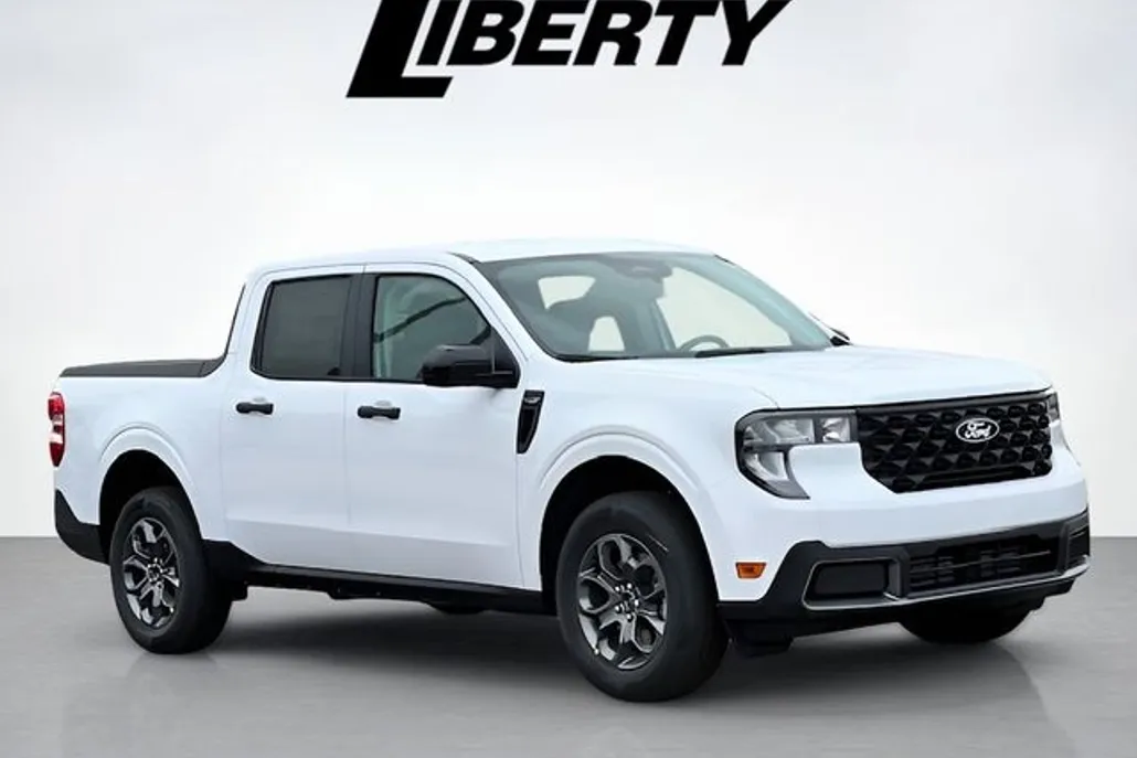 2025 Ford Maverick XLT photo 1