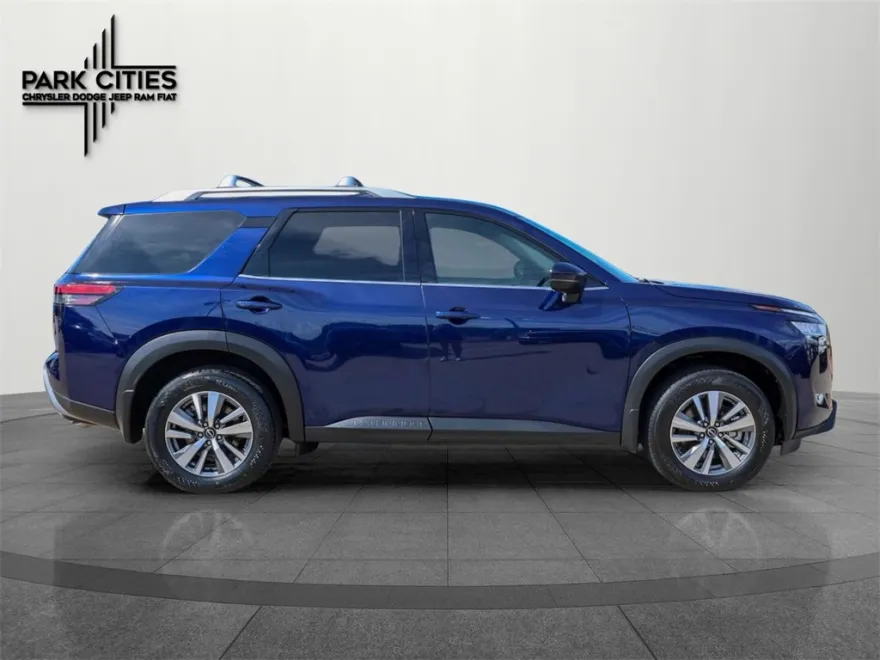 2024 Nissan Pathfinder SL photo 1
