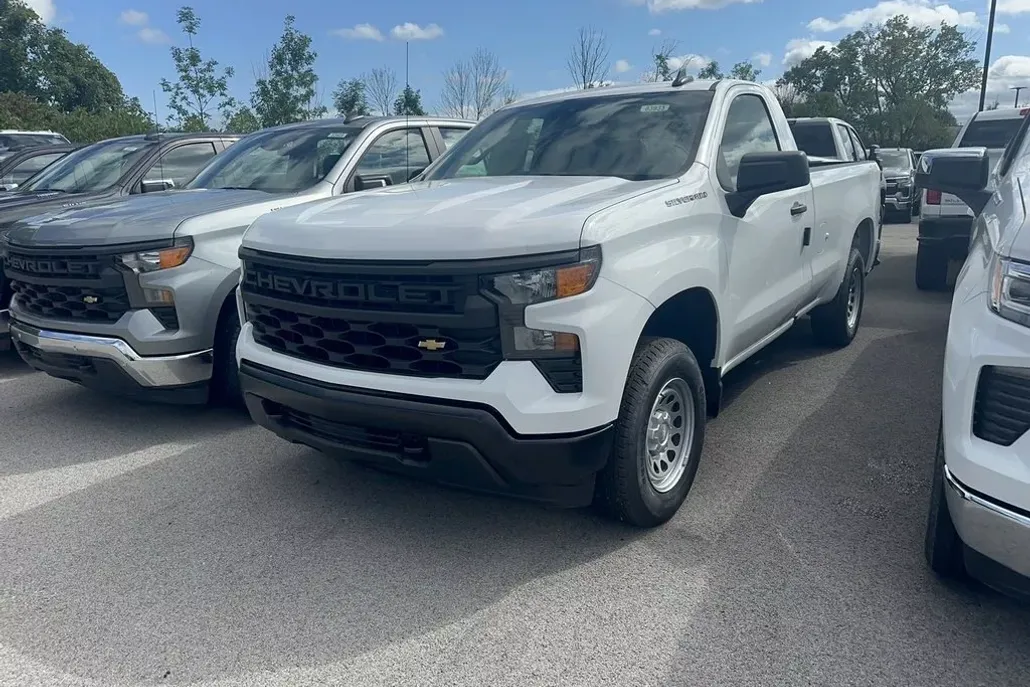 2025 Chevrolet Silverado 1500 photo 1