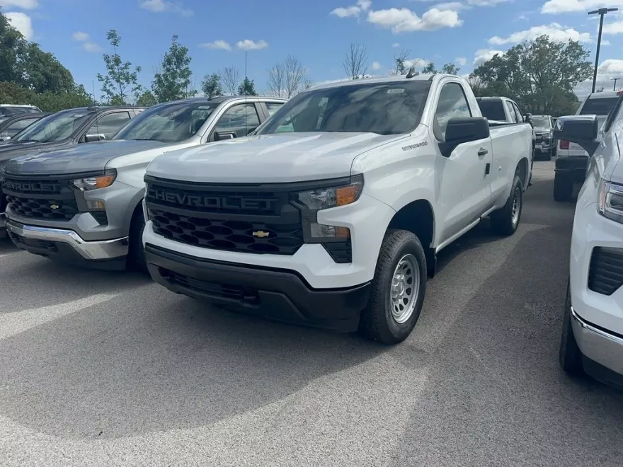 2025 Chevrolet Silverado 1500 photo 1