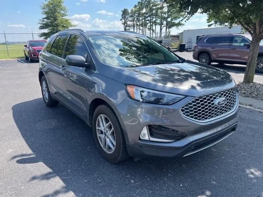 2024 Ford Edge SEL photo 1