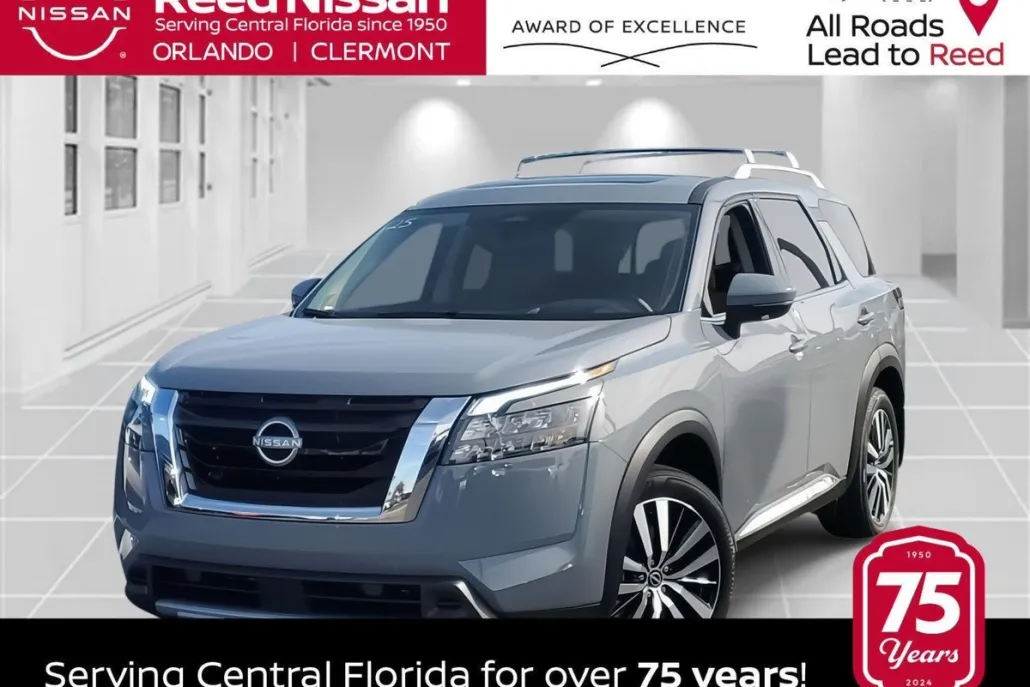 2025 Nissan Pathfinder Platinum photo 1