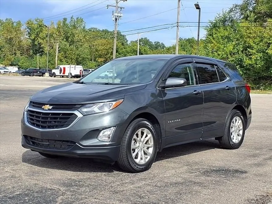 2020 Chevrolet Equinox LT photo 1
