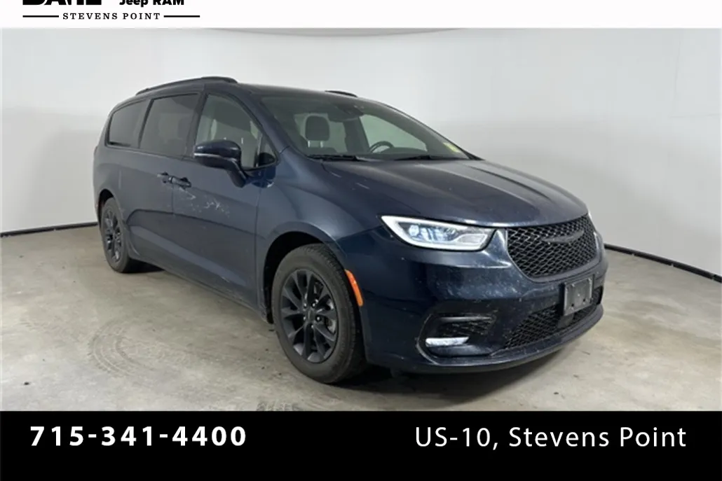2021 Chrysler Pacifica Touring photo 1