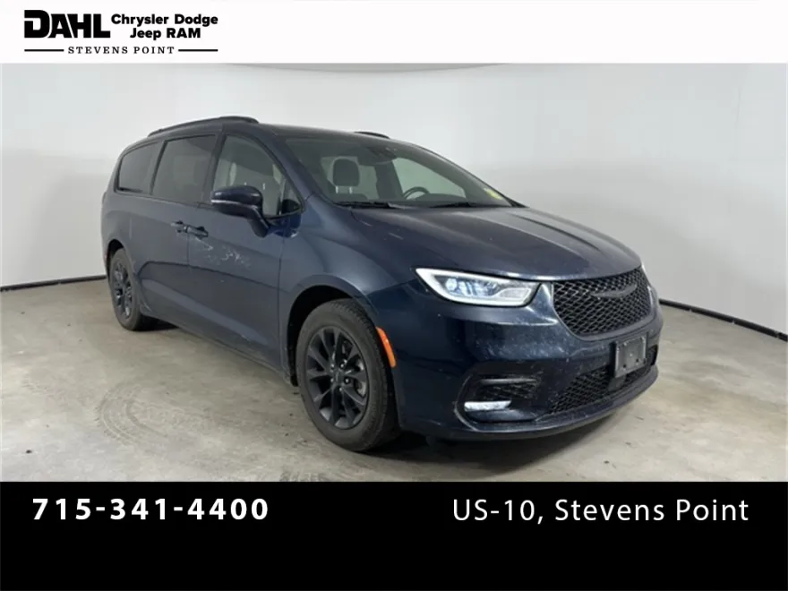 2021 Chrysler Pacifica Touring photo 1