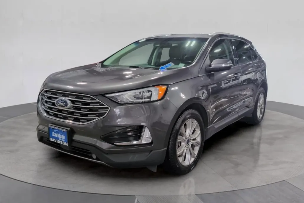 2019 Ford Edge Titanium photo 1