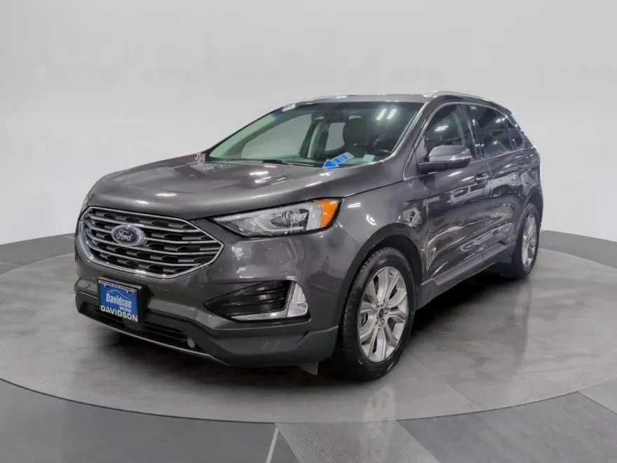 2019 Ford Edge Titanium photo 1