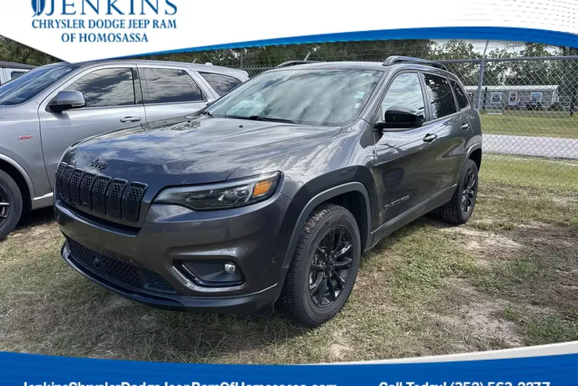 2023 Jeep Cherokee Altitude Lux photo 1