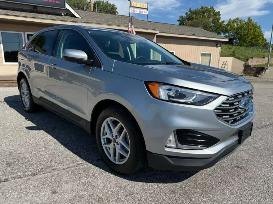 2021 Ford Edge SEL photo 1