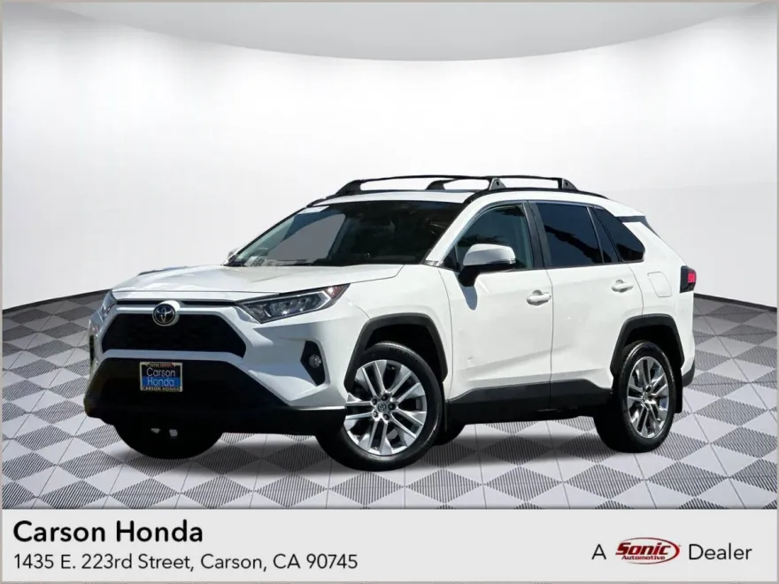 2020 Toyota RAV4 XLE Premium photo 1