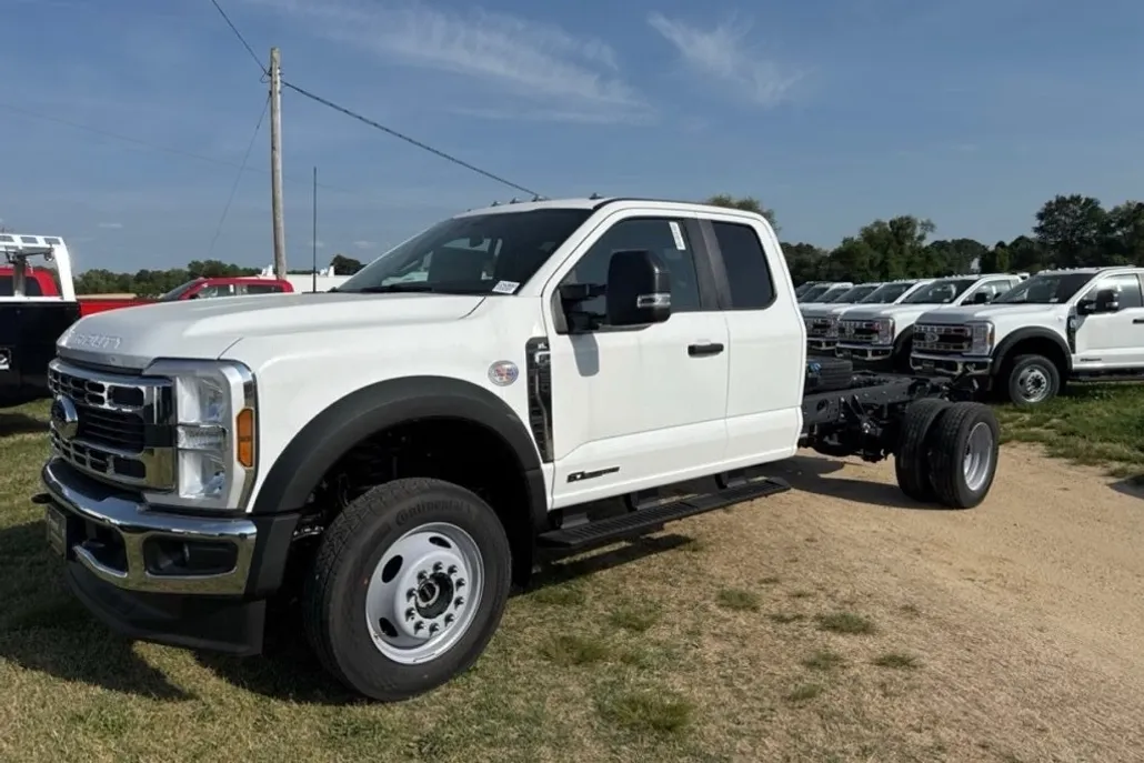 2024 Ford F-450 XL photo 1