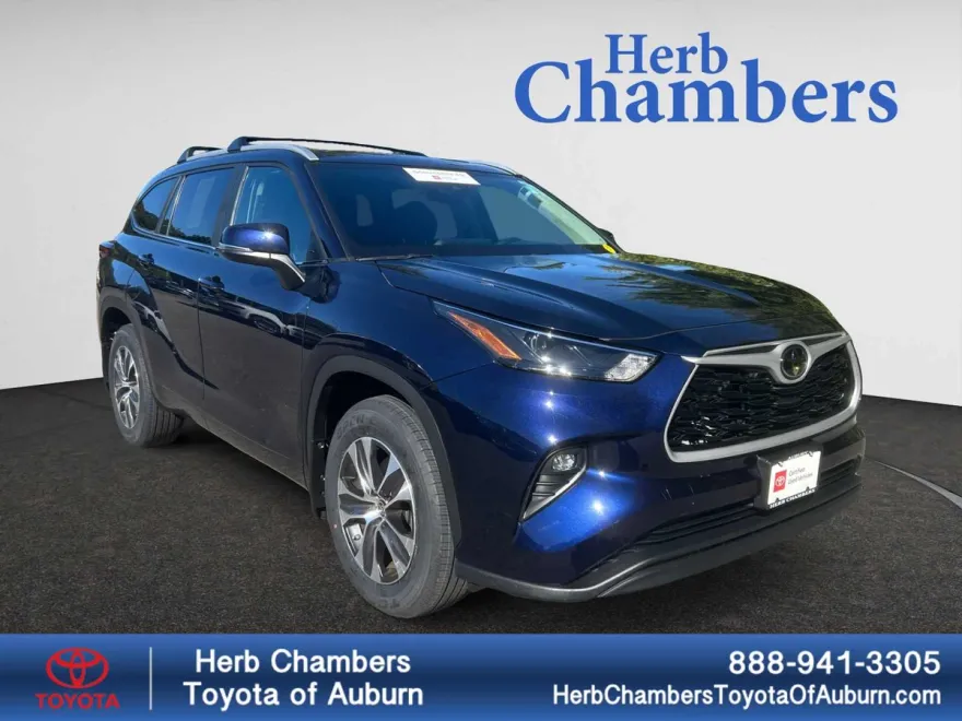 2023 Toyota Highlander XLE photo 1