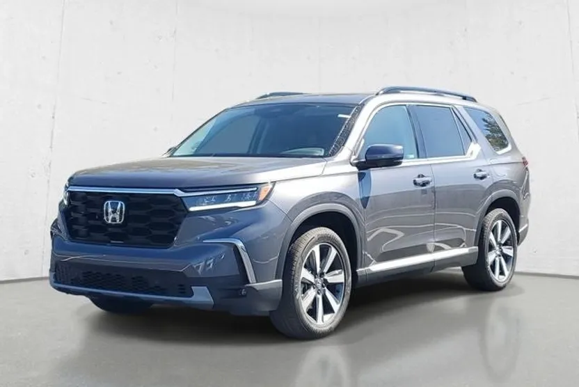 2025 Honda Pilot Touring photo 1