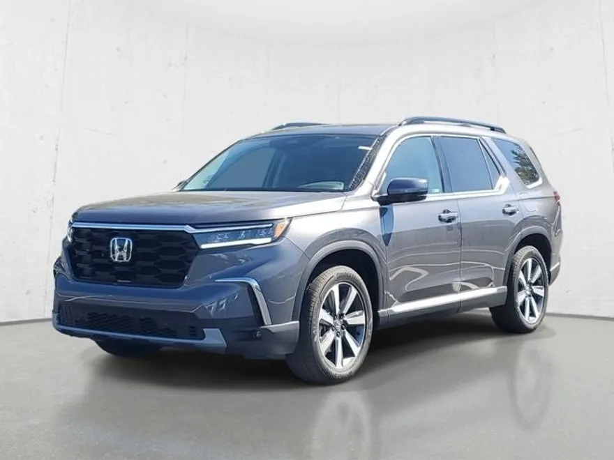 2025 Honda Pilot Touring photo 1