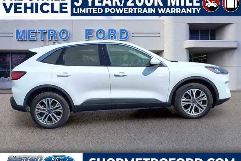 2022 Ford Escape SEL photo 1