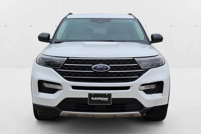 2021 Ford Explorer XLT photo 1