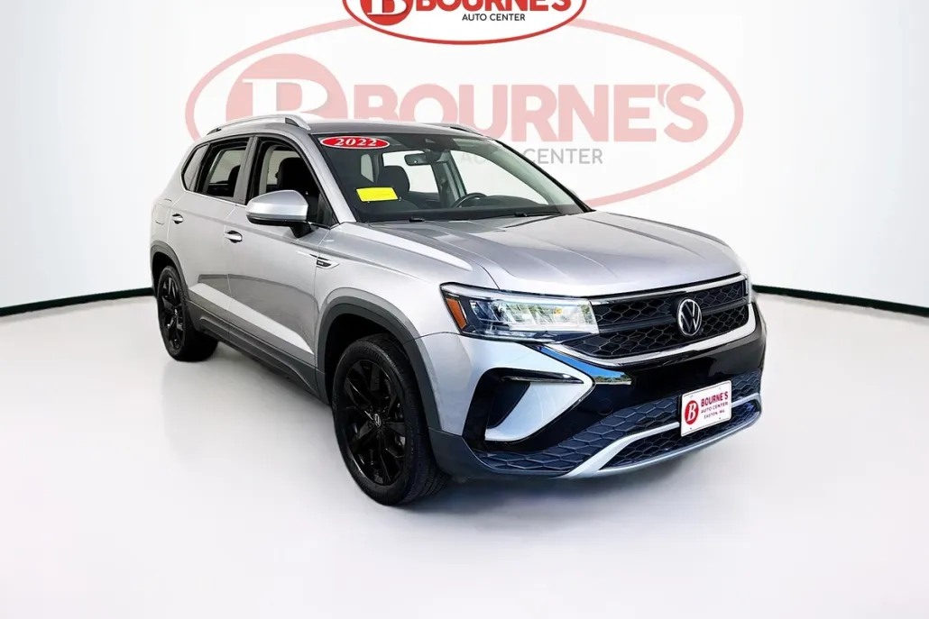 2022 Volkswagen Taos SE photo 1