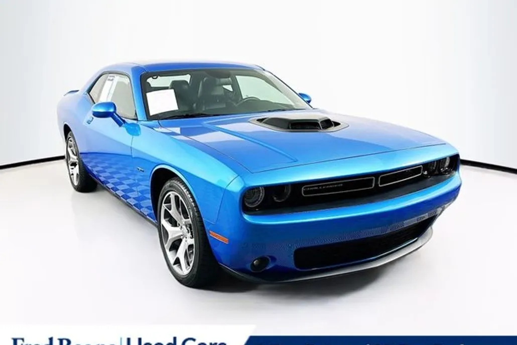 2016 Dodge Challenger R/T Plus photo 1