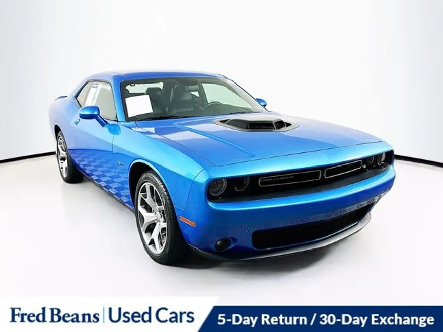 2016 Dodge Challenger R/T Plus photo 1