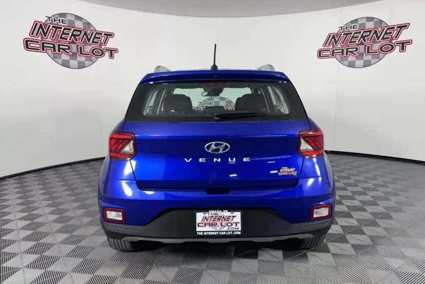 2023 Hyundai Venue SEL photo 1