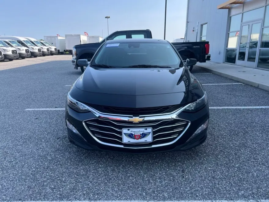 2023 Chevrolet Malibu 1LT photo 1