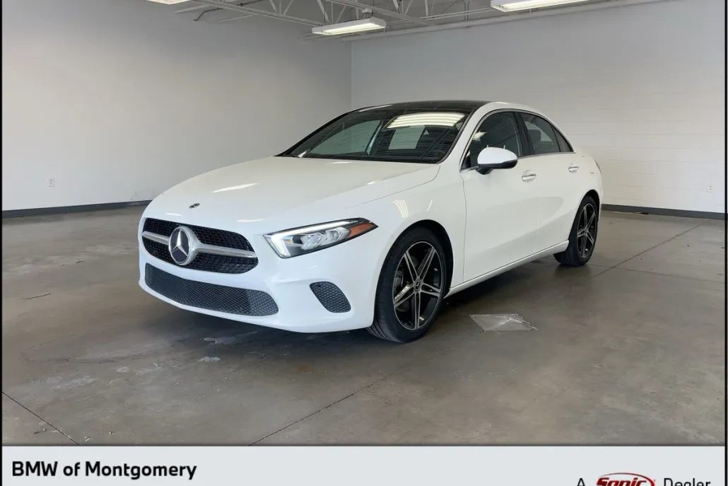 2022 Mercedes Benz A 220 photo 1