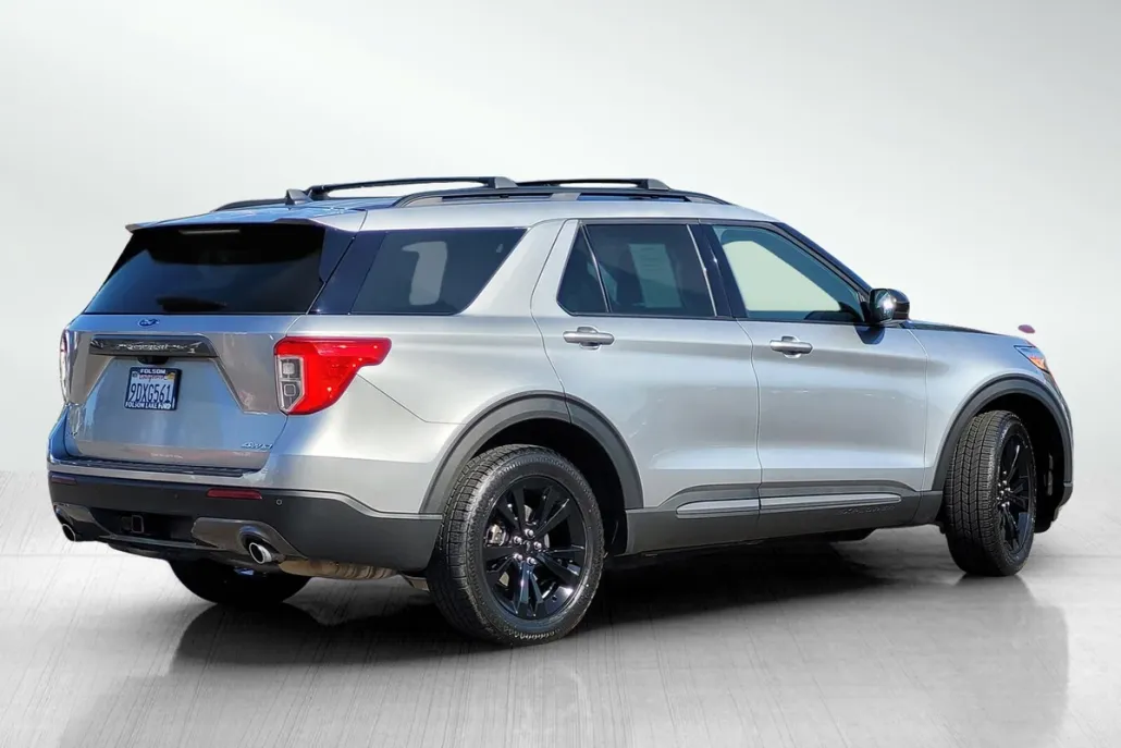 2022 Ford Explorer XLT photo 1