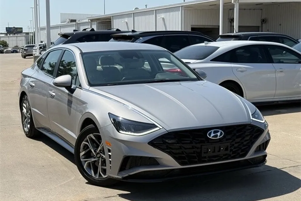 2023 Hyundai Sonata SEL photo 1