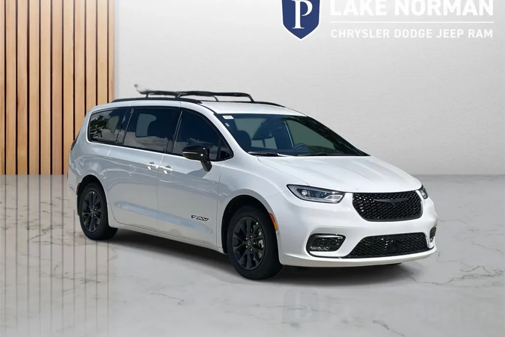 2025 Chrysler Pacifica photo 1