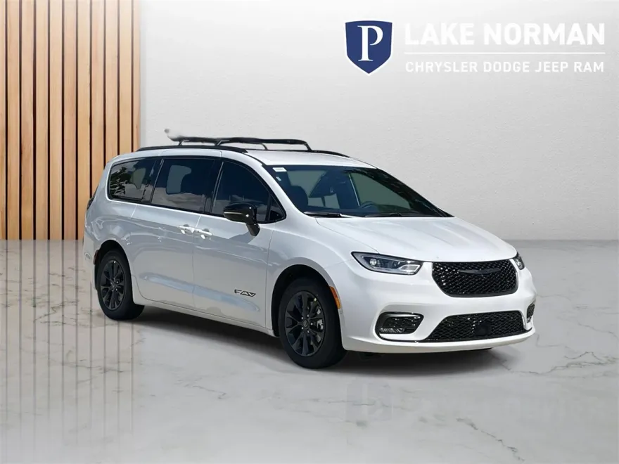 2025 Chrysler Pacifica photo 1
