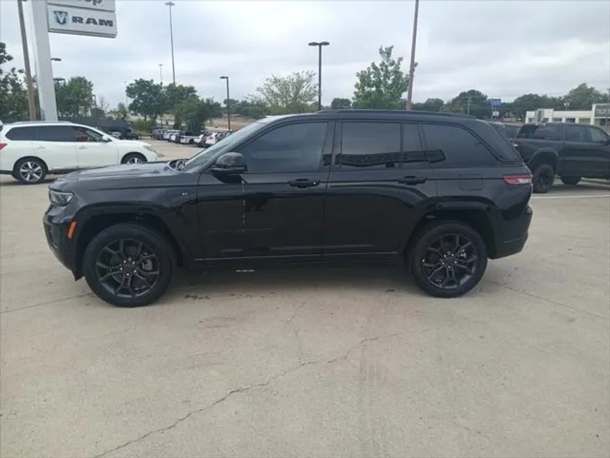 2024 Jeep Cherokee Anniversary Edition 4xe photo 1