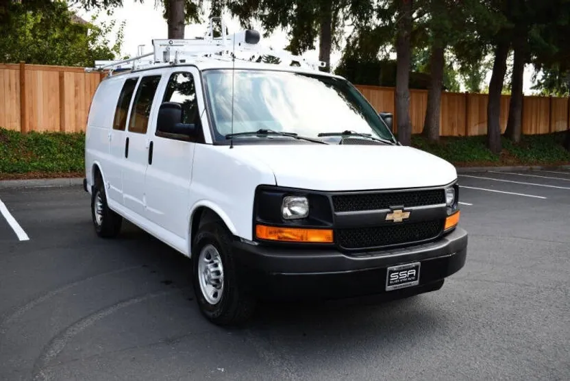 2016 Chevrolet Express 2500 Cargo Van photo 1