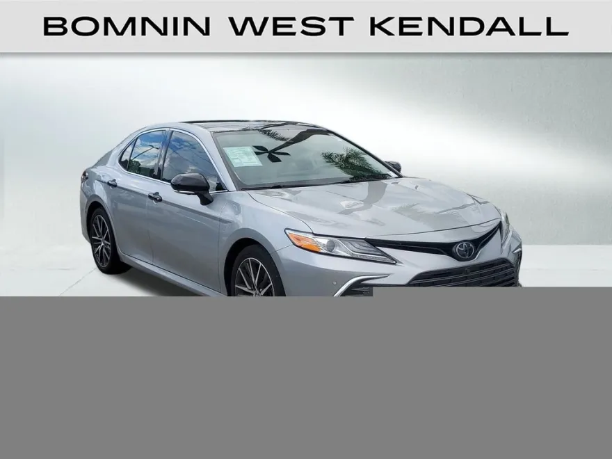 2022 Toyota Camry XLE photo 1