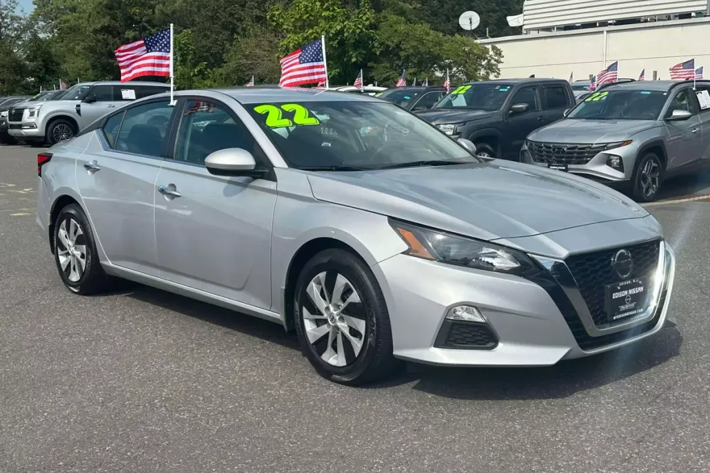2022 Nissan Altima 2.5 S photo 1
