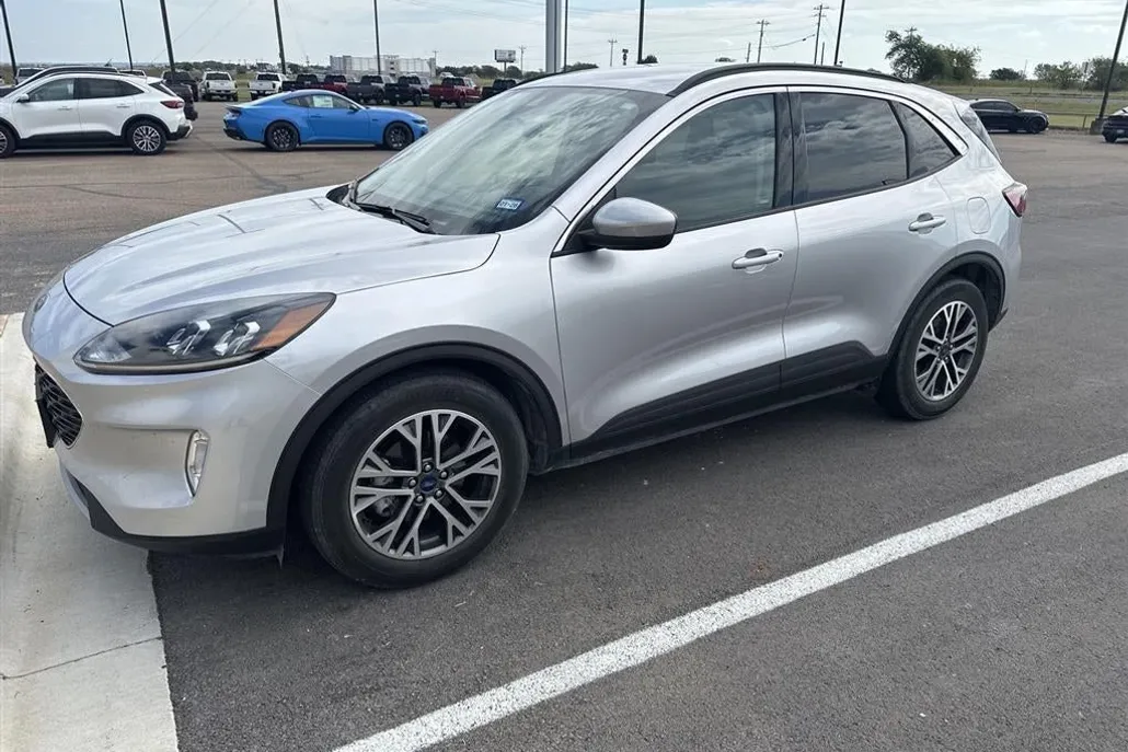 2020 Ford Escape SEL photo 1