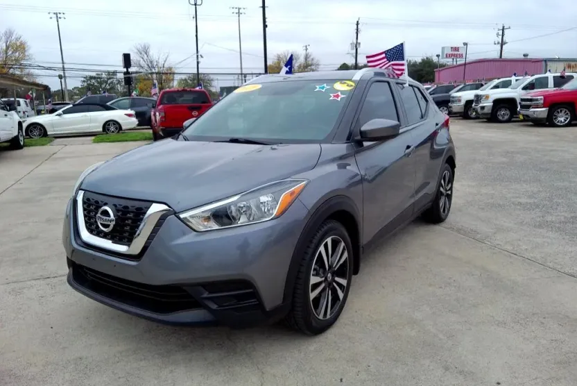 2019 Nissan Kicks S photo 1