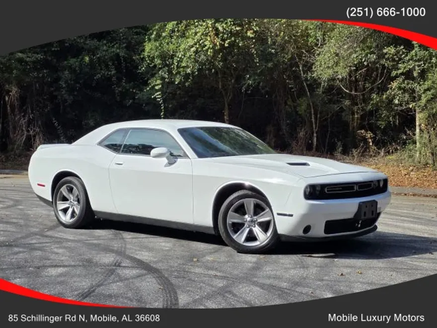 2018 Dodge Challenger SXT photo 1
