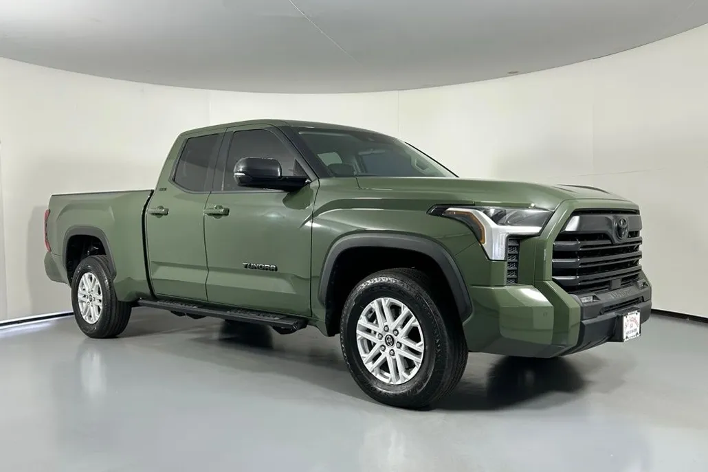 2022 Toyota Tundra SR5 photo 1